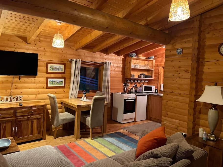 Riverside Lodge In Killiecrankie Bridge of Tilt Exterior foto